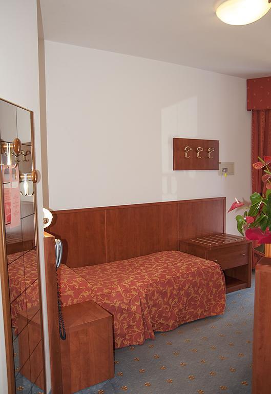 Hotel Garden 리몬네술가르다 객실 사진